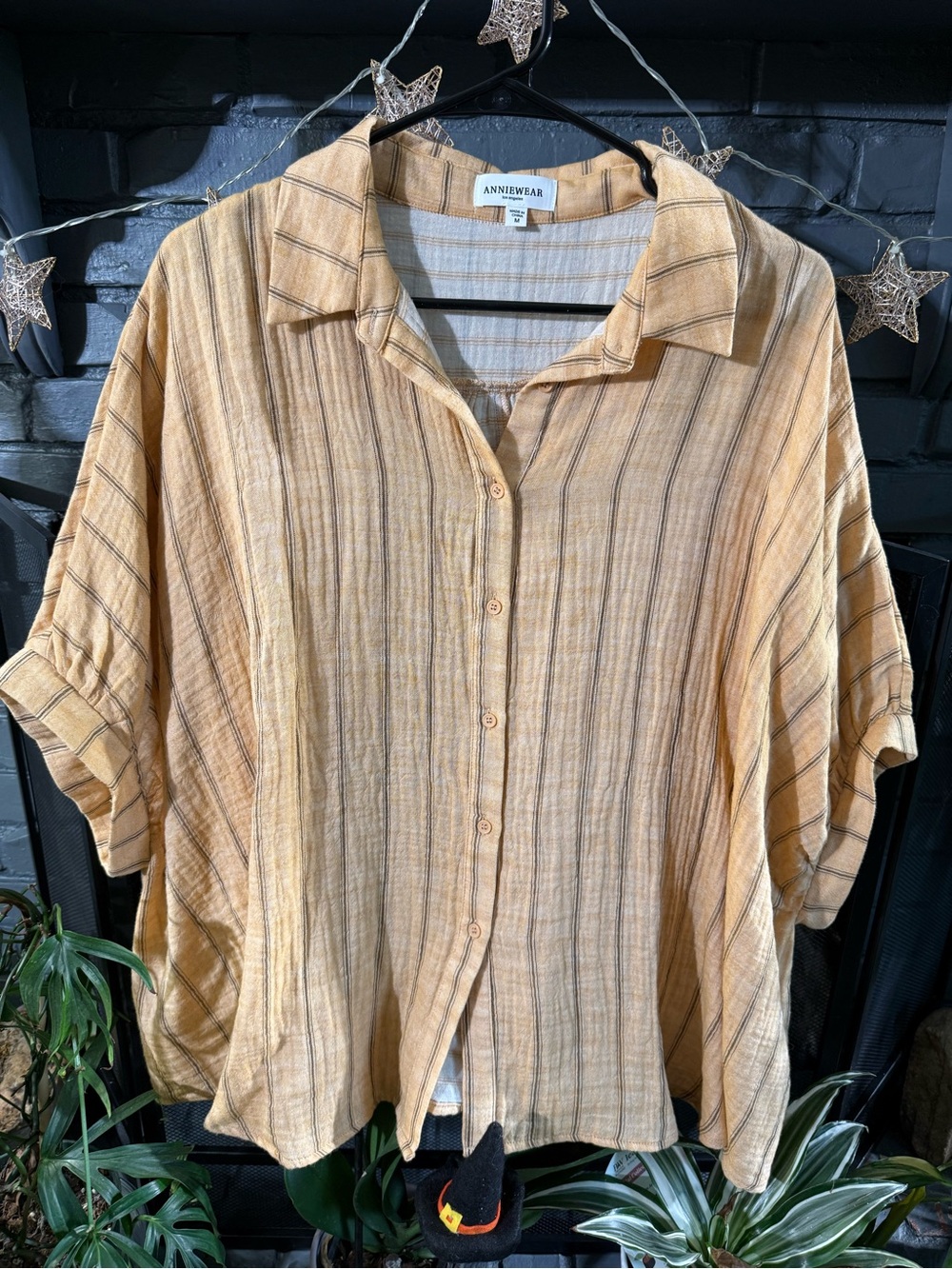 Anniwear Relaxed Short-Sleeve Button-Up Shirt in Tan Stripe